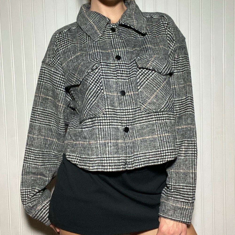 NWOT Academia Gray Plaid Cropped Shacket Houndstooth Wool Blend Jacket Fall - L